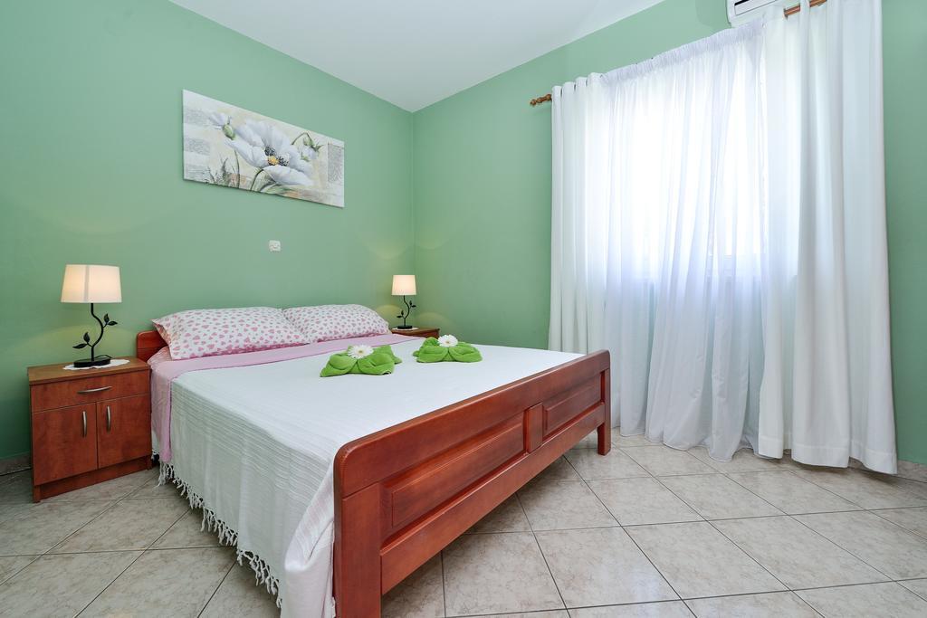 Zdenka Apartment Pakostane